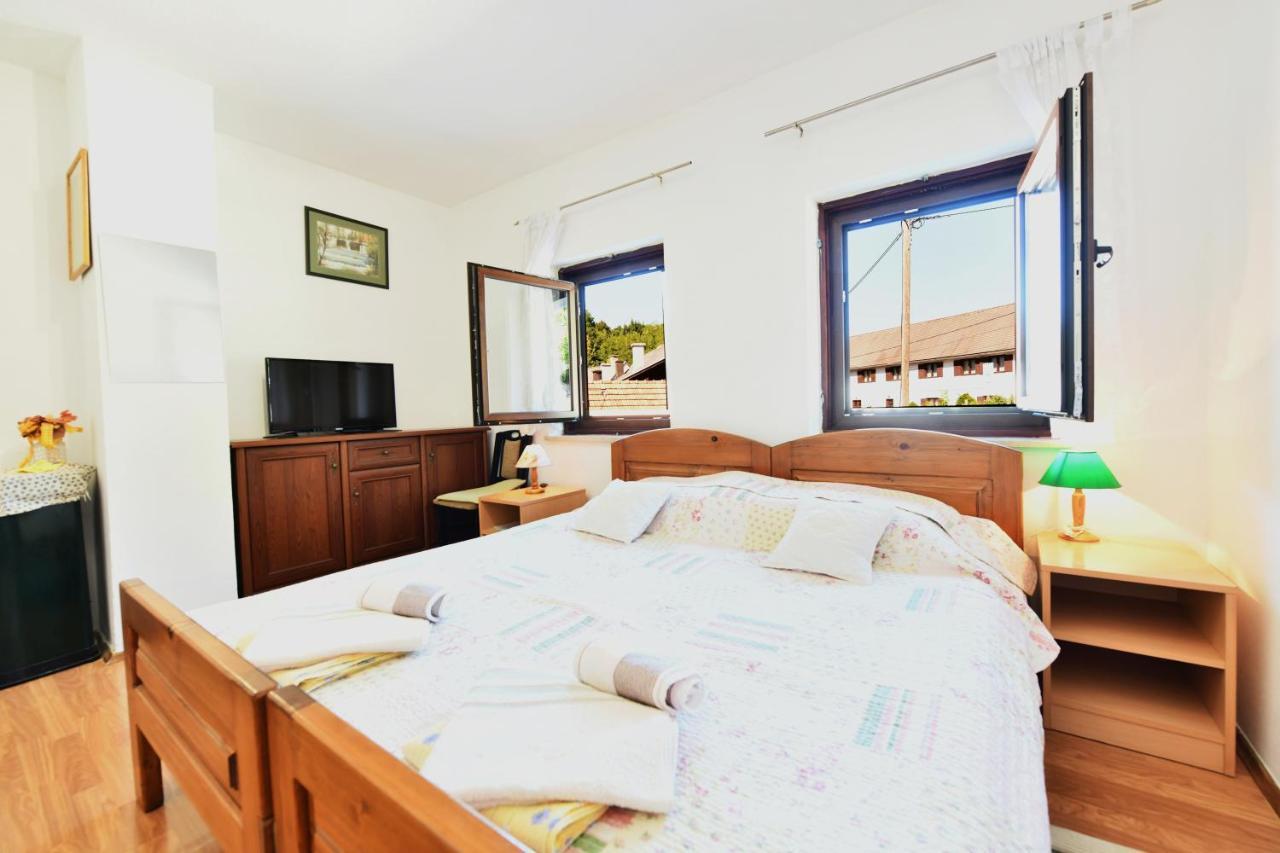 Guest House Vuceta Слуни Экстерьер фото